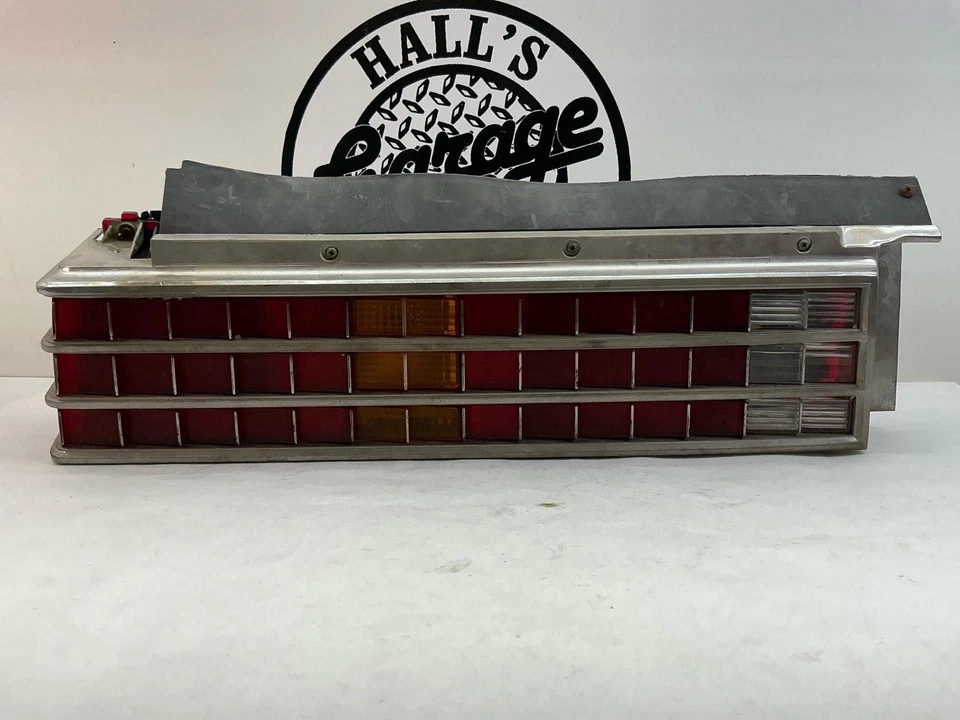 Conjunto de luz trasera izquierda para Pontiac Grand Lemans 1978 Foto 2 de 4