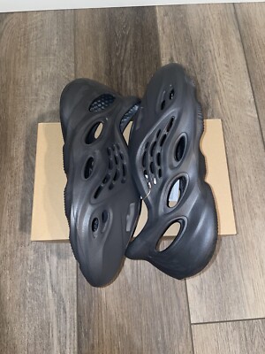 【即発送】yeezy foam runner onyx 28.5 s-l400.jpg