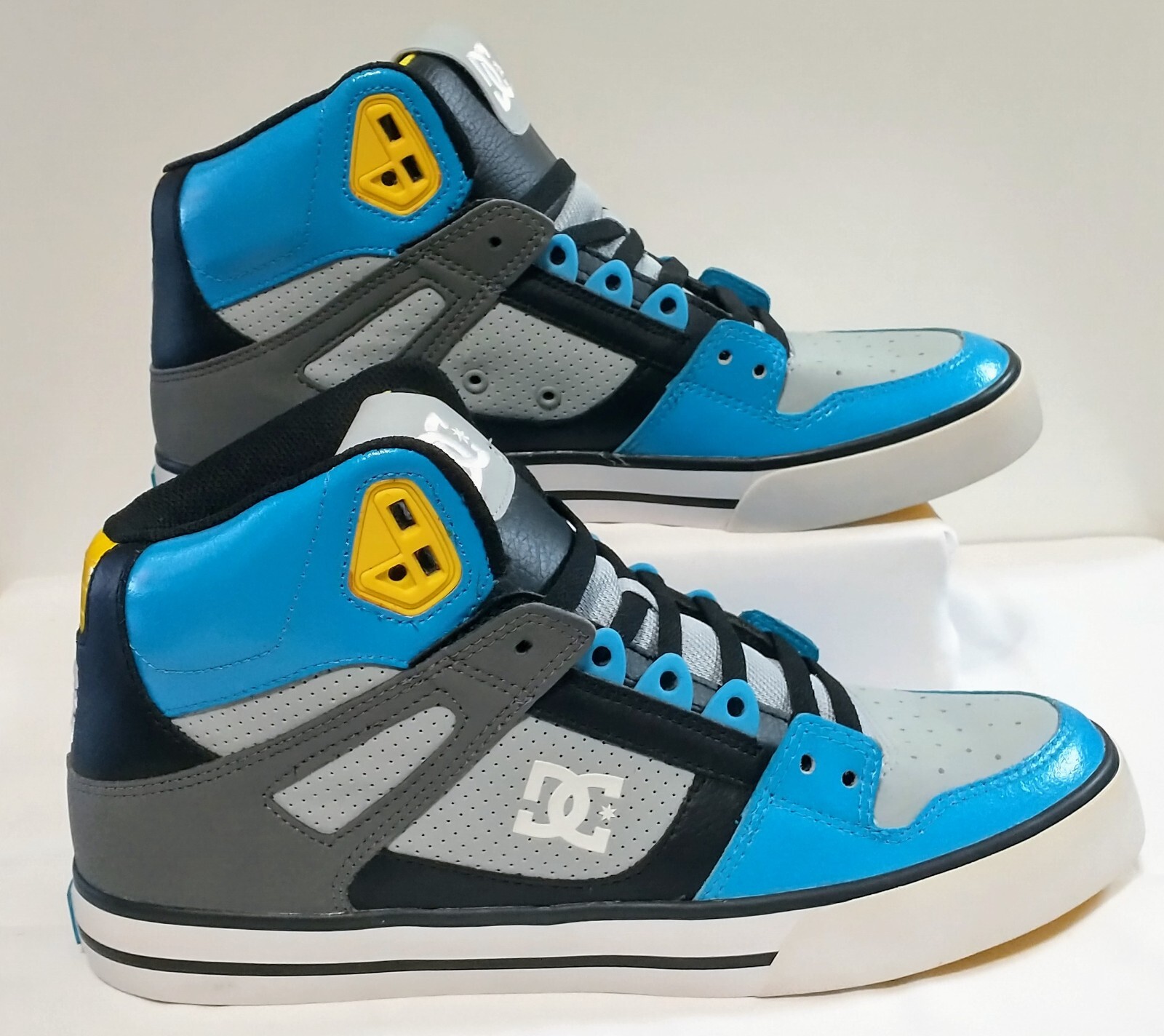 dc high tops size 10