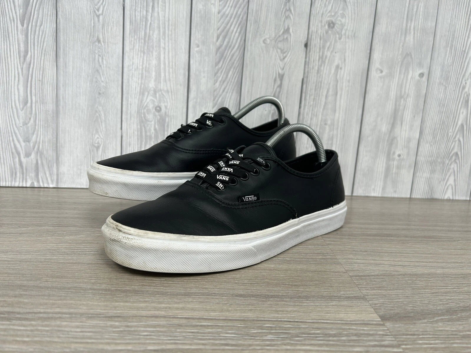 Scarpe da ginnastica Vans nere in pelle taglia 7 sneakers basse bianche casual nere palestra scuola