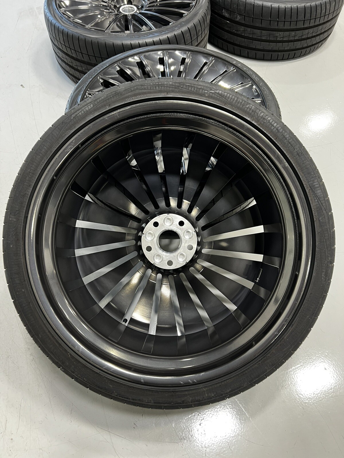 1886 Forged G100 Series Wheels And Tires Rolls Royce
