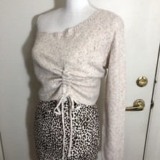 Le Lis womens juniors one shoulder ruch front cropped sweater sz med cream