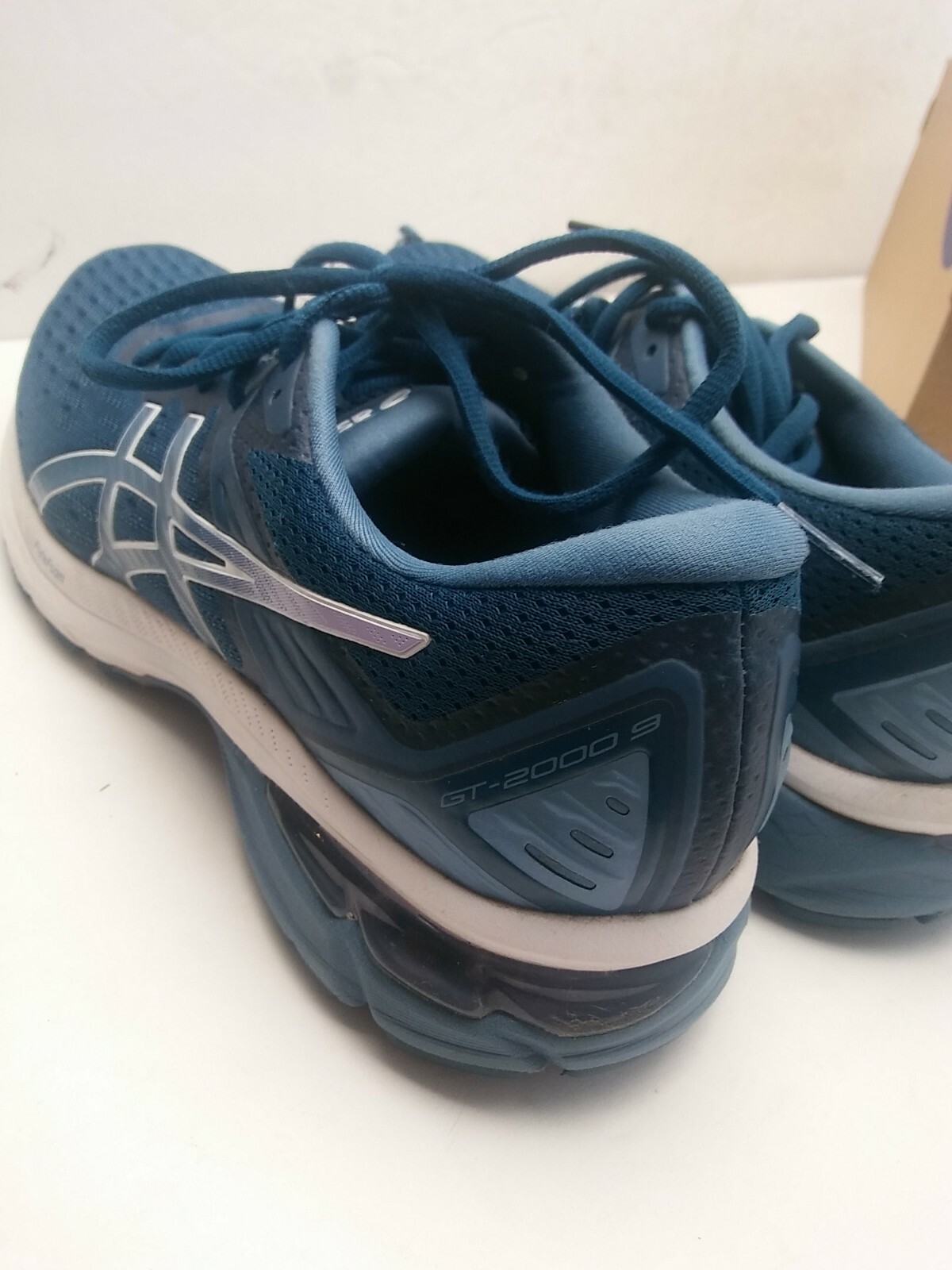 Womens Asics GT 2000 9 (DAMAGED Hole In Toe) Size 9 Running Shoes Blue