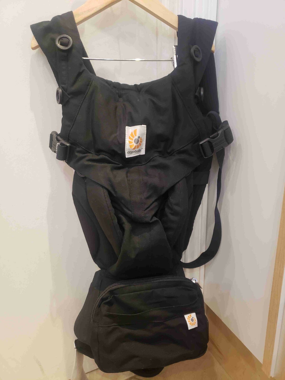 ergobaby 360 black camel
