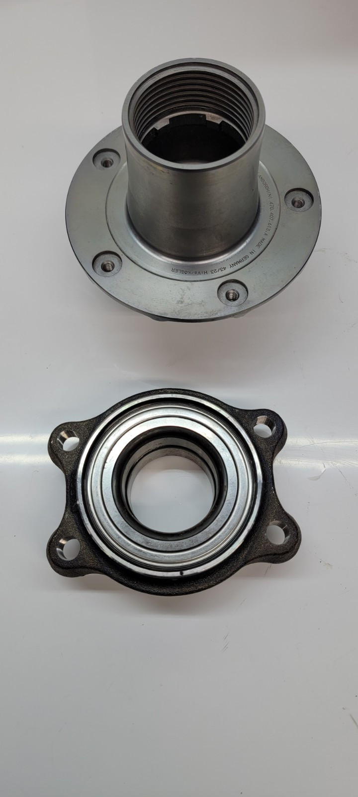 LAMBORGHINI AVENTADOR HURAC CENTER LOCK WHEEL HUB BEARING OEM 470407613A