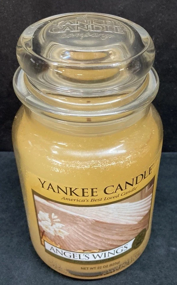 Yankee Candle Angel’s Wings Large Candle 22oz Retired - Image 2 of 4