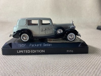 solido 1:43 Die Cast Model Car  Age d Or   1937 Packard Sedan  Limited Edition