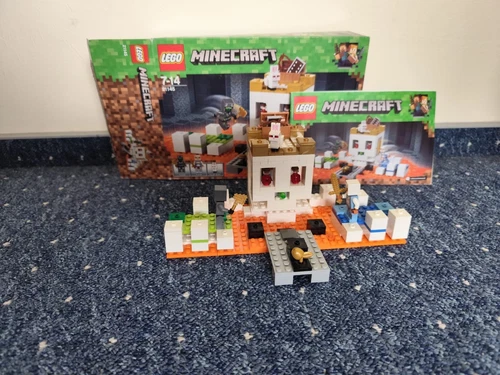 LEGO 21145 Minecraft Die Totenkopfarena mit OVP und Anleitung vollständig 