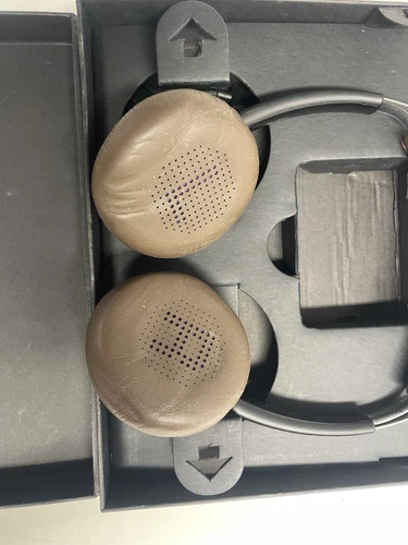 Auriculares inalámbricos Bluetooth Plantronics Backbeat Sense de cuero marrón - Imagen 3 de 3