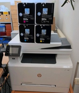 HP Color LaserJet Pro MFP M281fdn Multifunktionsdrucker | MIT 4 Farben Toner NEU