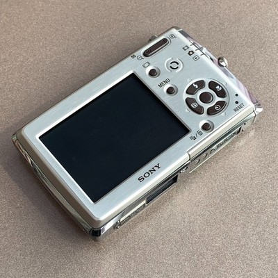 Sony Cyber-Shot DSC-T33 CCD Digital Camera 5MP 3x Optical Zoom