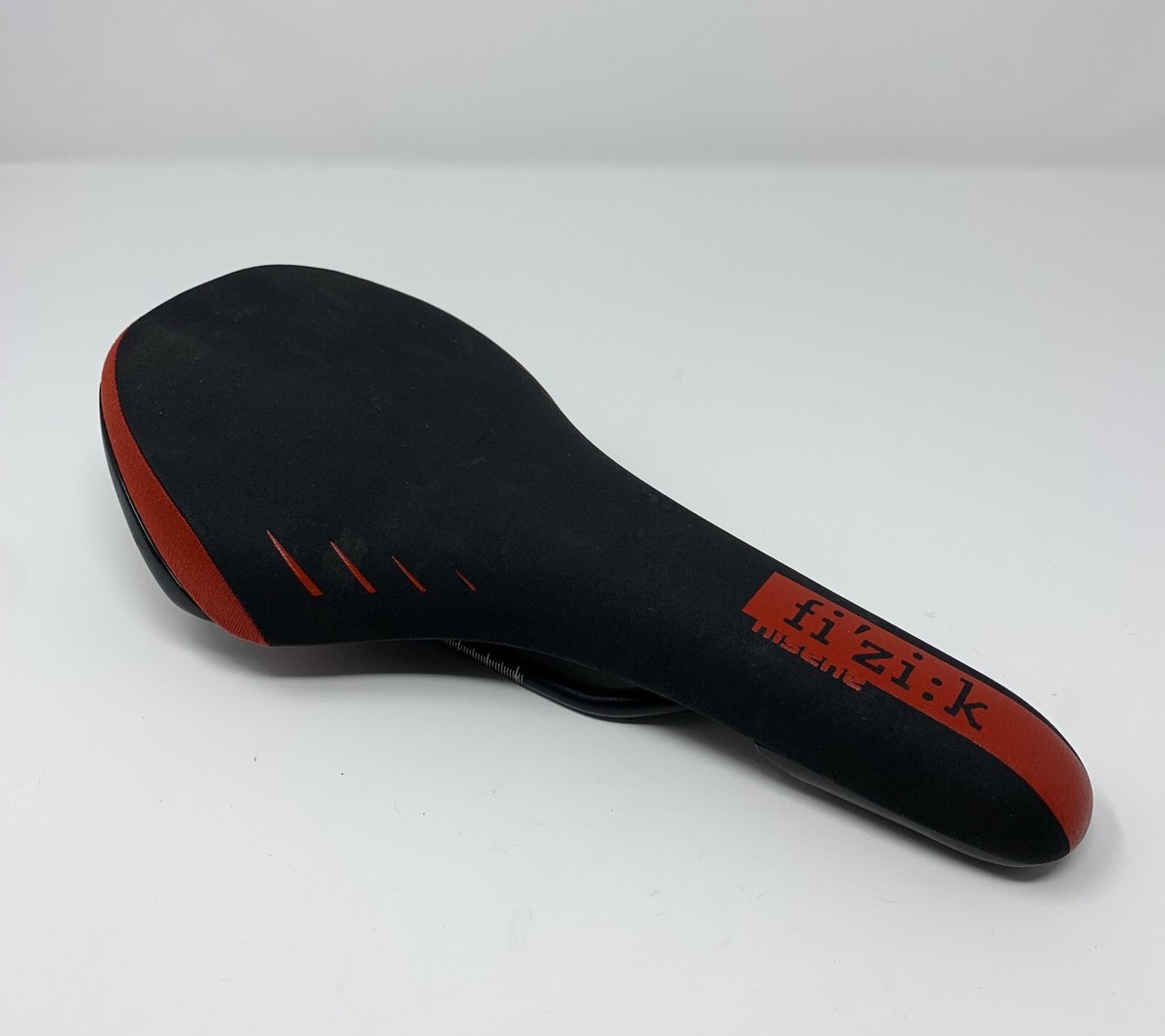 Fizik Nisene Manganese Saddle