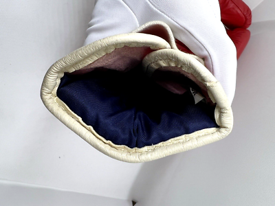 Winning Boxing Gloves Red Rubber band 8oz MGS-200 Discontinued