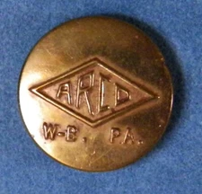 Bb ARCO W-B, PA. Antique Brass OVERALL BUTTON Wobble shank