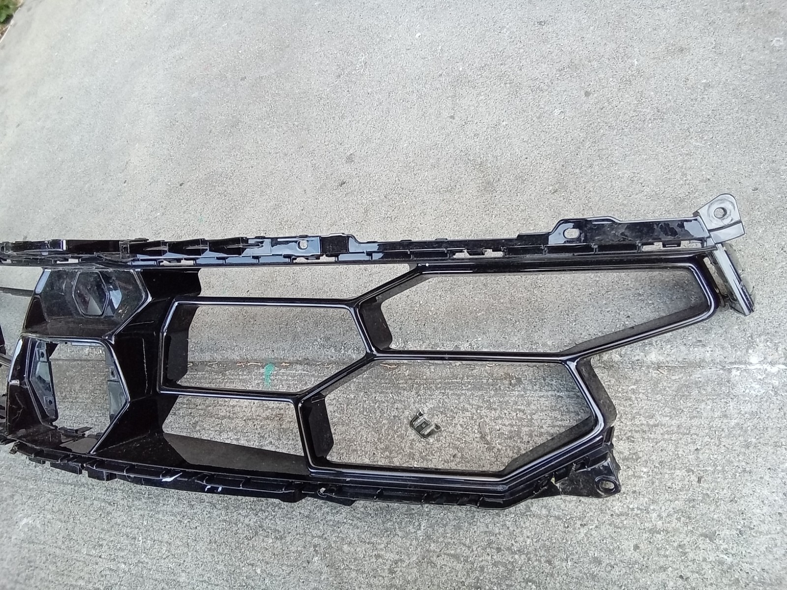 19-21 Lamborghini URUS front bumper Upper Grille Glossy Black 4ML807639BY9B OEM