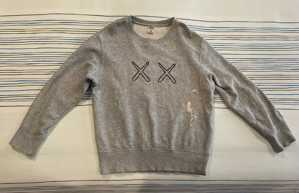 Pre Owned Kids KAWS x Uniqlo collab grey sweatshirt size 9 10