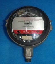 Honeywell C437F1052 1/2-5 PSI Rainproof Gas Pressure Switch + 1 Year Warranty