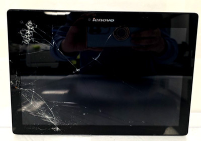 Lenovo Tab 2 A10-70F| 16GB eMMC| 2GB RAM| Cracked screen