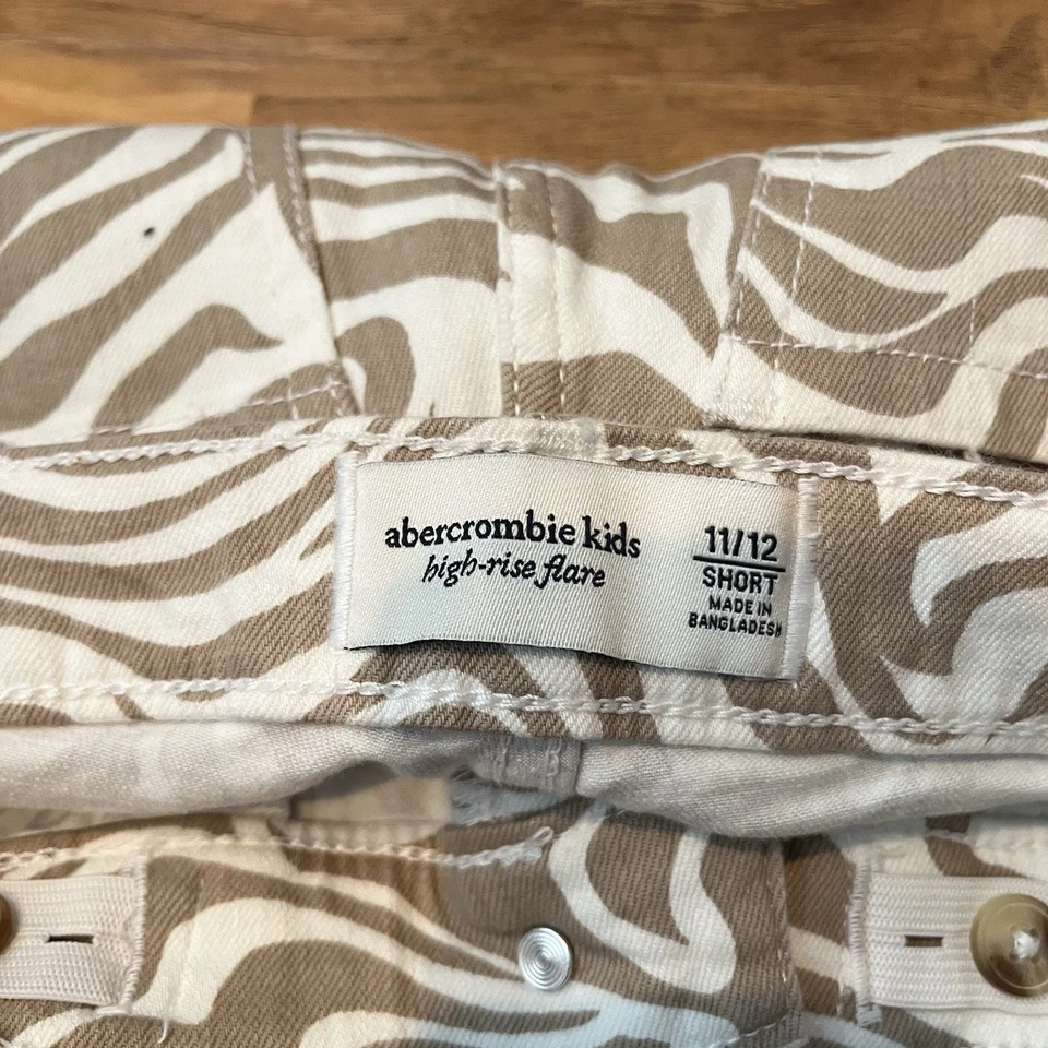 Pantalones acampanados de tiro alto Abercrombie para niños talla 11/12 estampado de cebra Foto 3 de 4