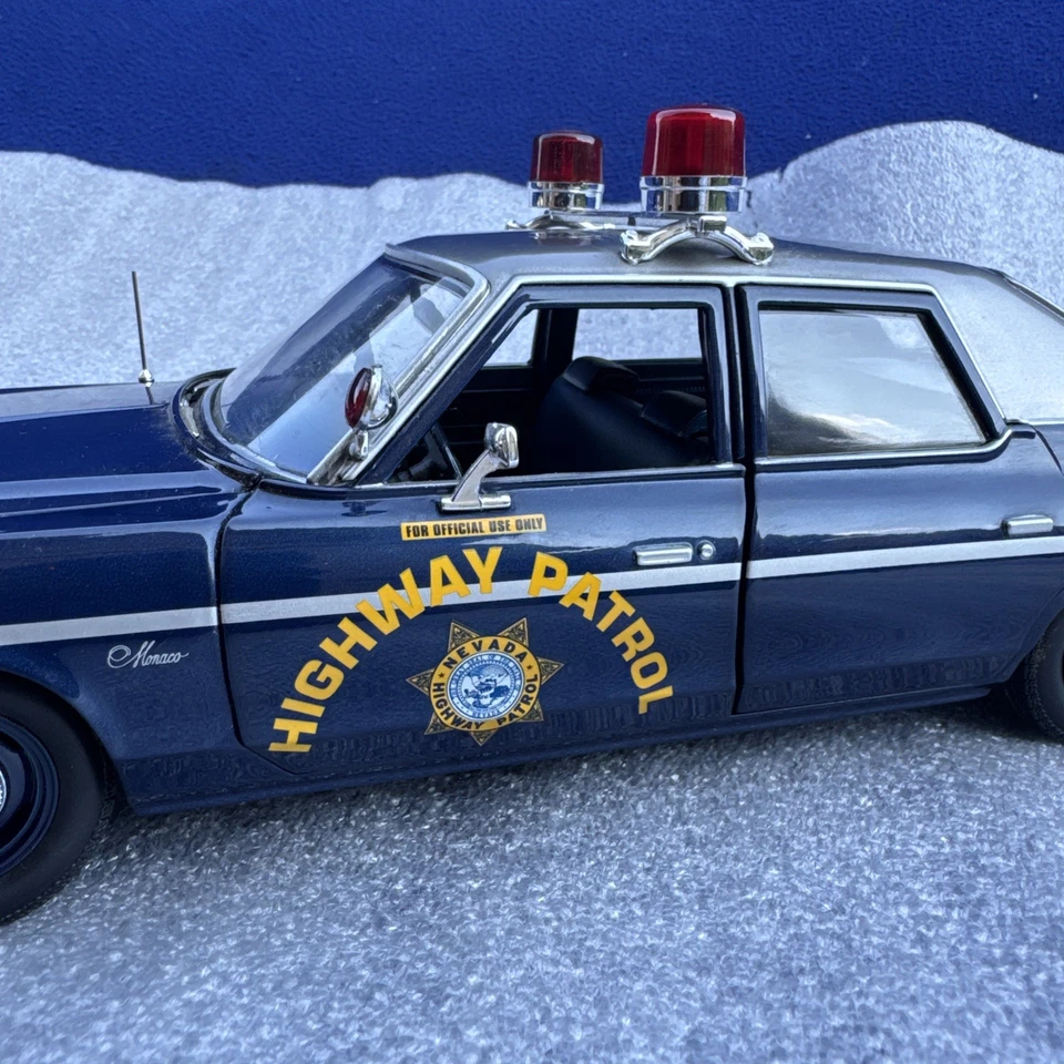 KK 1/18 Dodge Monaco 1974 Nevada Highway Patrol Police Diecast Model Car - Image 3 of 4