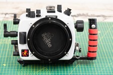 Ikelite underwater 200DL housing Sony A7III, A7RIII, A9. Excellent condition.