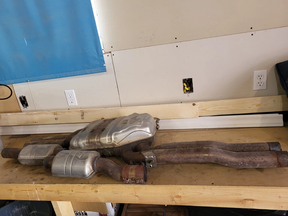 2013-18 Audi S7 Sport Exhaust Mid Pipe And Centre Resonators - Image 3 of 4