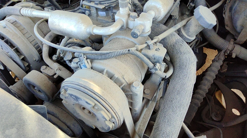 Conjunto de bomba de aire acondicionado compresor de aire acondicionado GMC Yukon 1996-2000 OEM 5,7 L 1136519 Foto 4 de 4