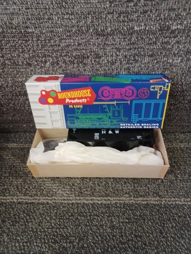 HO Scale N & W 3 Bay Offset Hopper By Roundhouse In Original Box