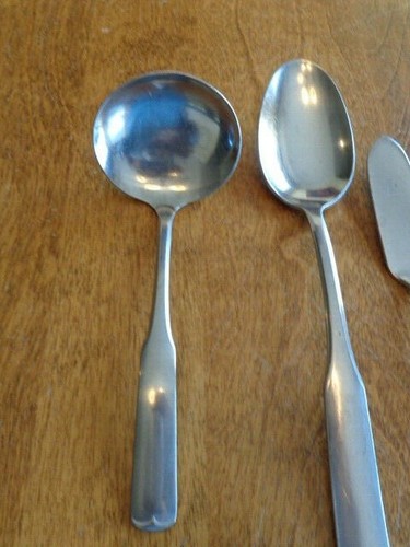 INTERNATIONAL MARK II COLONIAL SCROLL STAINLESS SERVING PIECES LOT OF 4 - 第 2/3 張圖片