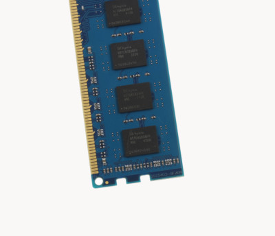 Kit RAM 8 Go (2x4 Go) DDR3 1066 MHz PC3-8500U - DIMM 240 Broches - Pour Desktop - Neuf Ouvert