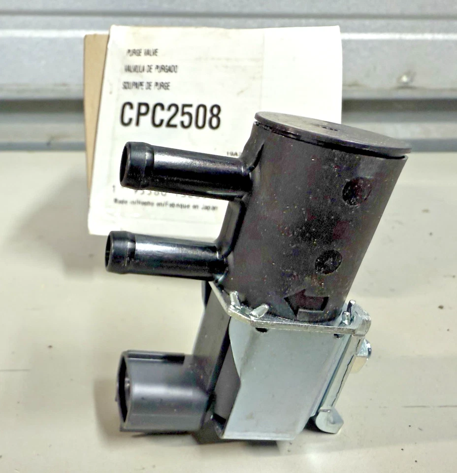 Válvula de purga de bote de vapor NOS CPC2508 para Subaru Outback 15-19 3,6 L Foto 3 de 4