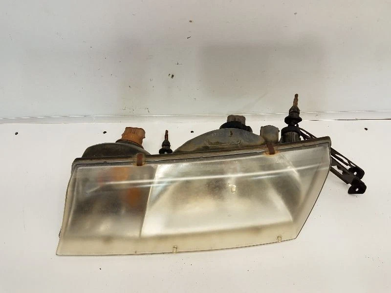 Faro izquierdo Mercury Grand Marquis 1999 conductores *nublado* Foto 2 de 4