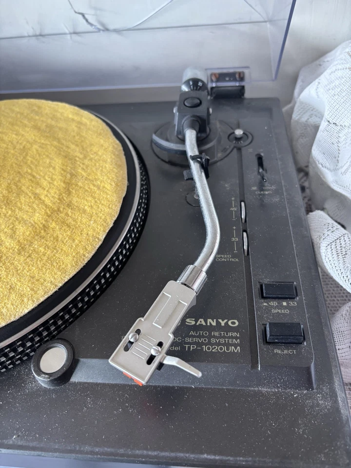 Giradischi SANYOAUTO RETURNC-SERVO SYSTEM del TP-1020UM - Immagine 2 di 3