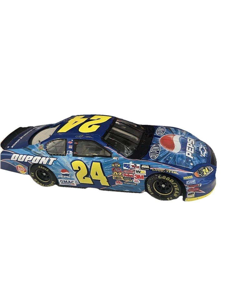Coche Jeff Gordon #24 DuPont 2004 Monte Carlo escala 1:24 NASCAR edición Pepsi Foto 4 de 4