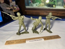 Vintag 1963 Lot of 3 Louis Marx Plastic US Army Infantry Toy Soldiers Jumbo WWII