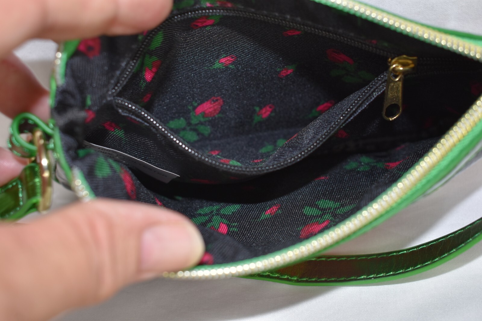 Betsey Johnson heart pouch Gem