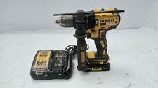 dewalt 18v drill dcd778 W/ BATTERY AND CHARGER