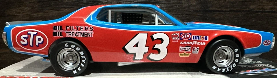 1975 Richard Petty STP Dodge Charger Champion 1/24 Action Historical Nascar - Image 4 of 4