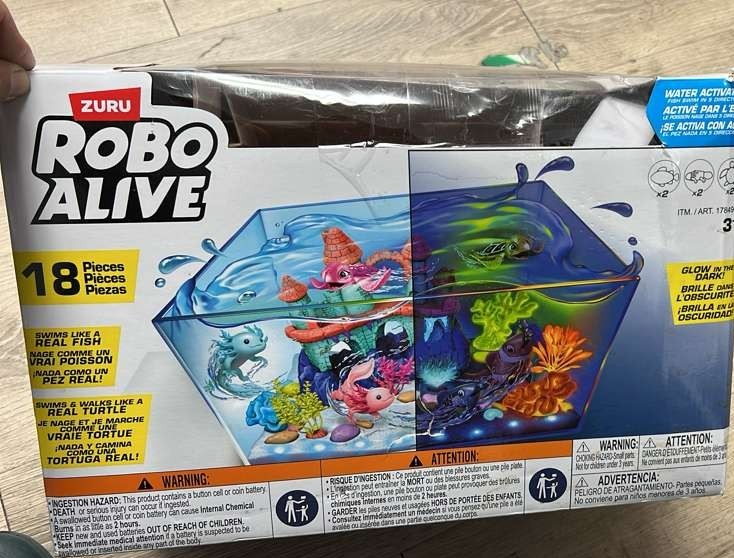 ❤︎ruru❤︎ Zuru Robo Alive Light-Up Aquarium Set with Turtle and Fish Design