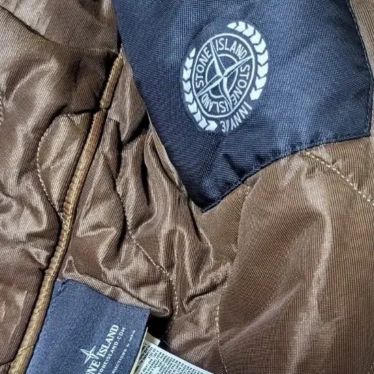 Stone Island 30th Anniversary Muzzle Gomata, Pre-Owned thumbnail 7