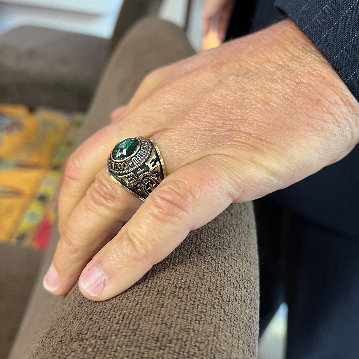 Vintage 1985 Men's Collegium Manhattanensis Class Ring 14K Yellow