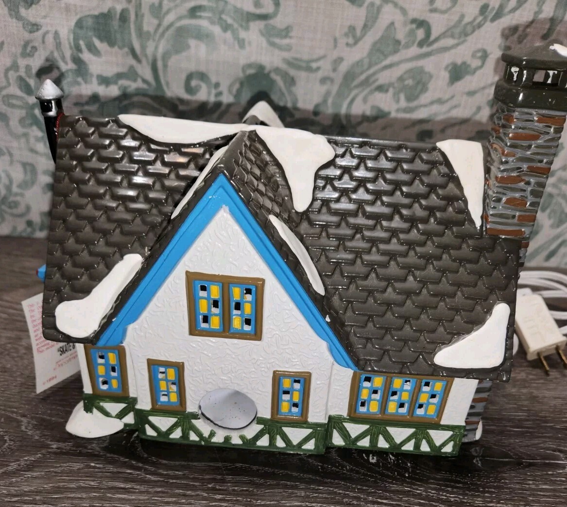 Dept 56 The Original Snow Village Ski & Skate Shop #54674 Old Stock w/Box