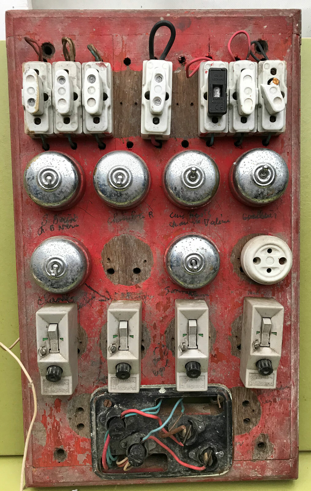 Prise de courant modulaire 10A à 16A 250V~ - 2P+T à éclips et à voyant - 2,5 modules