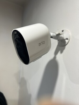 REDUZIERT Arlo Pro 3 mit Akku VMC4040P 4K Überwachungskamera Schnäppchen