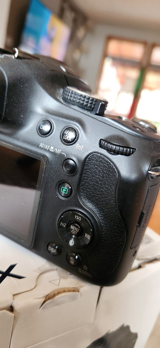 Panasonic LUMIX DMC-FZ70 / DMC-FZ72 16.1MP Digital Camera - Black