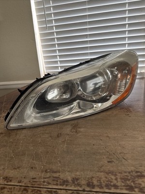 2011-2013 VOLVO C30 LEFT DRIVERS SIDE HALOGEN HEADLIGHT 31299852 C30 OEM.U111123
