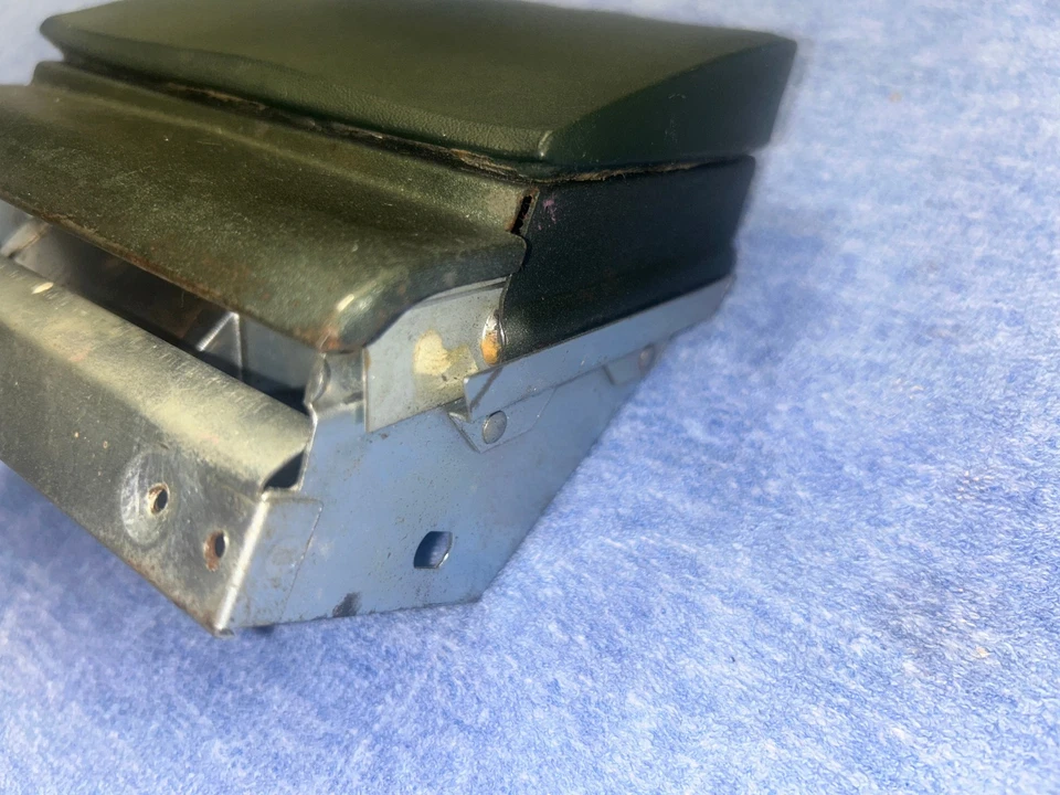 1968 道奇充电器 CORONET PLYMOUTH GTX 滑板 ASH TRAY B-BODY SMOOTH 绿色 — 第 3/4 张图片