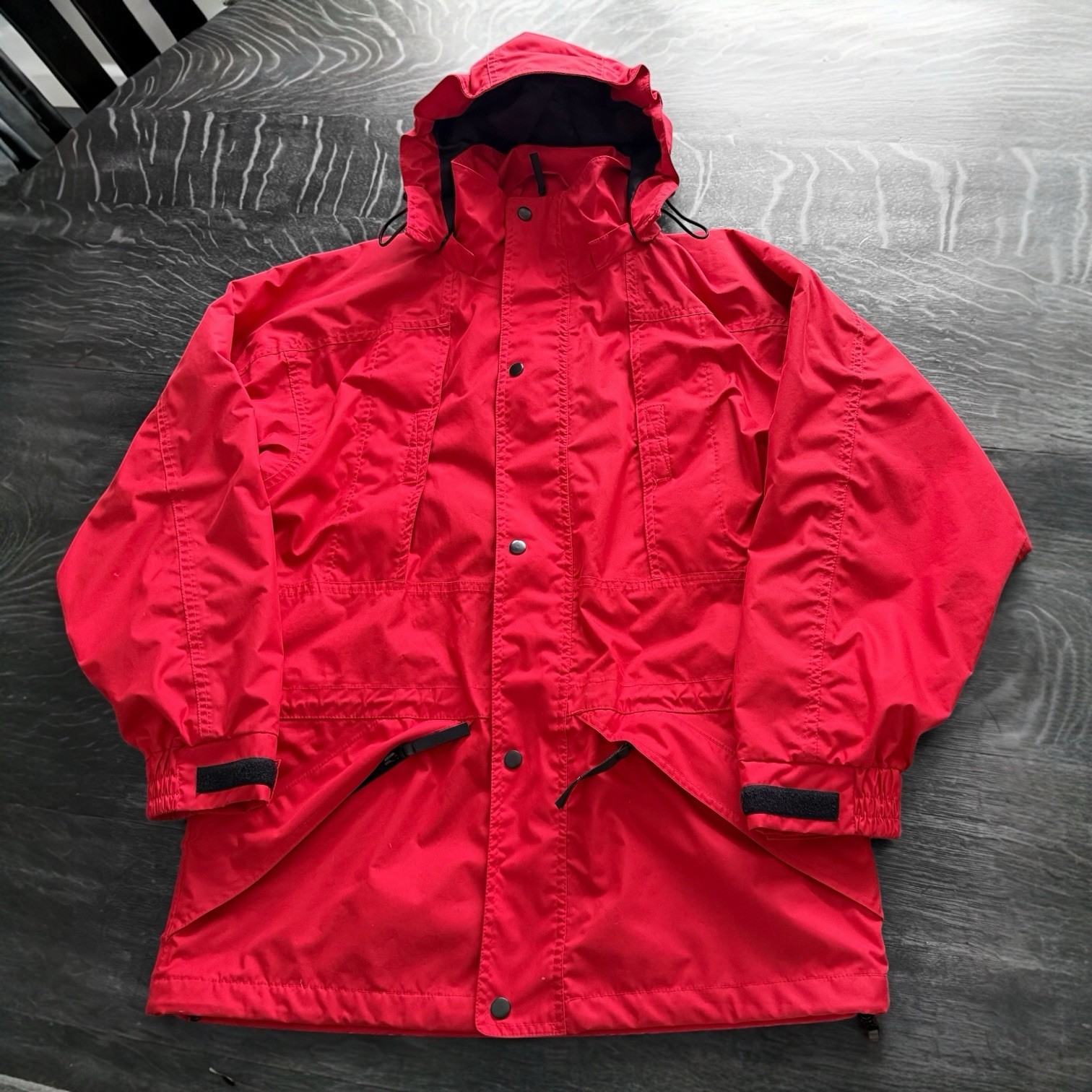 Helly Hansen Red Shell Rain Wind Jacket Mens Smal… - image 1