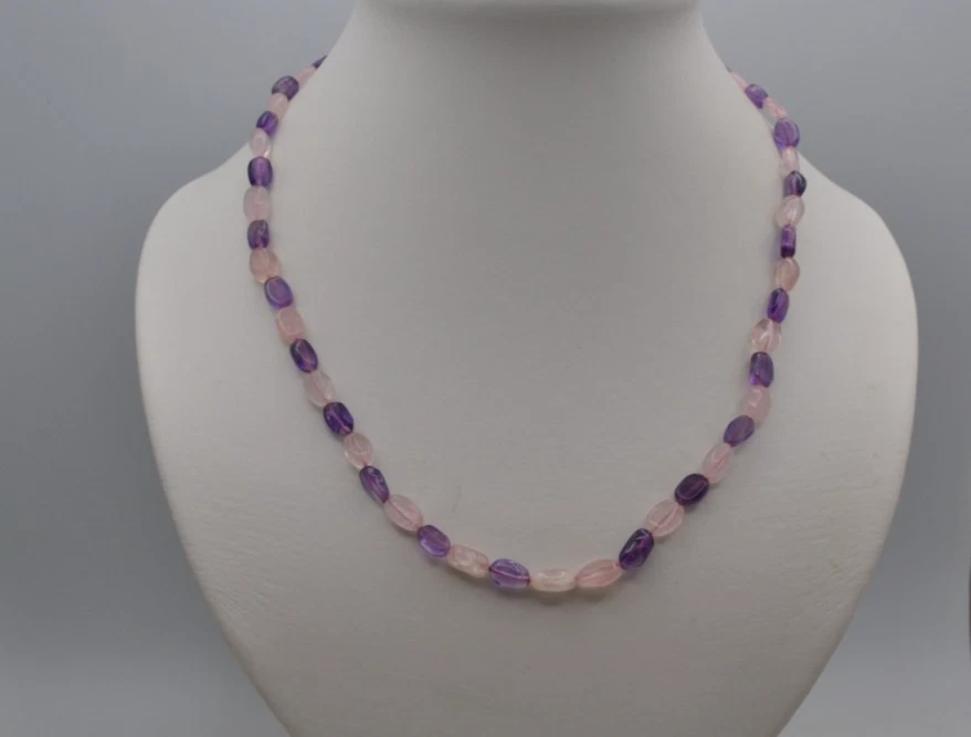 Rosenquarz und Amethyst Halskette mit glatt geschliffen Steine - Bild 1 von 1