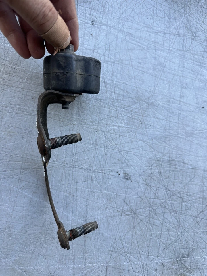 Nissan 300ZX 1990 suspensión de escape aislante con soporte lado derecho OEM Foto 3 de 4